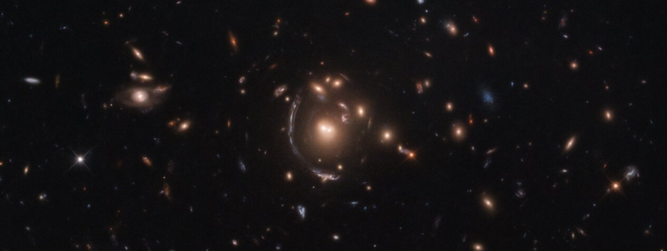 Одна з найяскравіших в нічному небі: телескоп Hubble зробив знімок таємничої галактики - фото