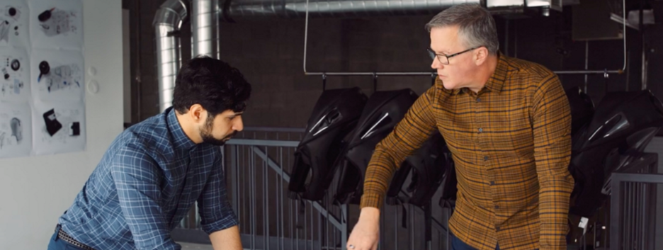 Технології проти Covid: канадець створив шолом для захисту від коронавірусу - фото, відео