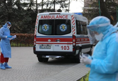 Пандемія COVID-19: в Україні тривають антирекорди, які шанси підхопити вірус у транспорті