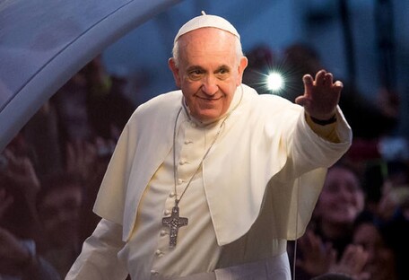 Папа Римський любить еротику: він лайкнув фото бразильської моделі - фото