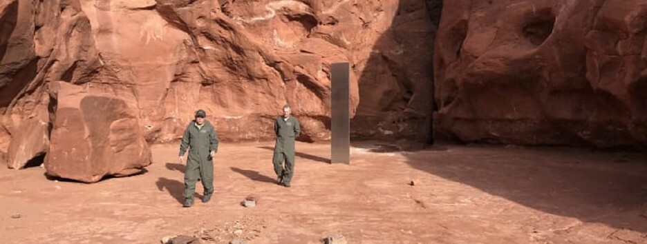 Подарунок чи то пустелі, то чи Кубрика: знайшли невідомий предмет серед пісків - відео