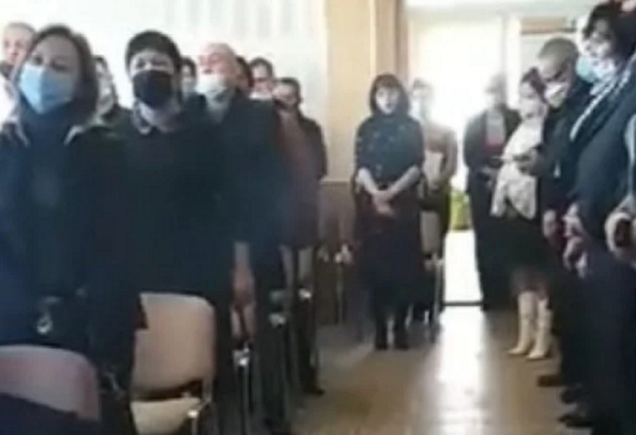 Скандал на Закарпатье: депутаты пели гимн Венгрии после присяги - видео - фото 1