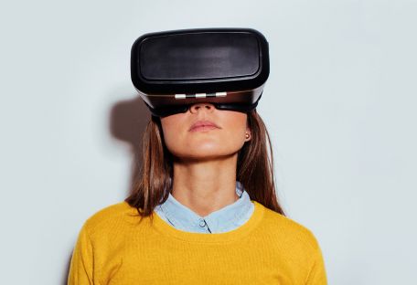 Новый дисплей для VR-гарнитуры адаптируется к любому зрению