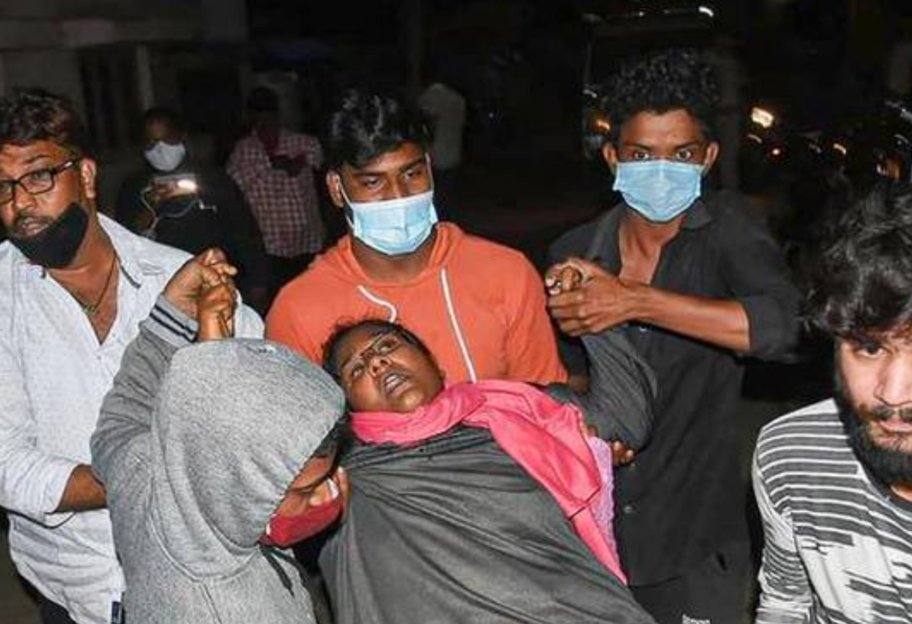 Вспышка новой инфекции - в Индии сотни человек госпитализированы с симптомами неизвестной болезни, есть погибший - фото 1