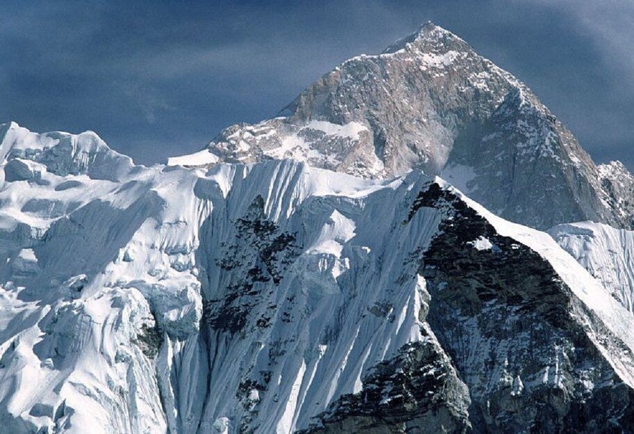 Найвища гора в світі Еверест підросла - фото 1
