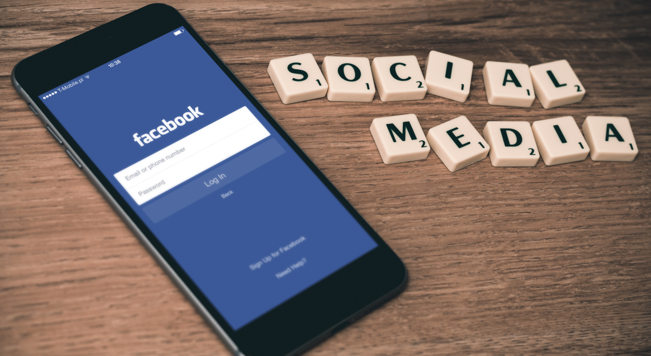 Facebook можуть змусити продати Instagram і WhatsApp фото