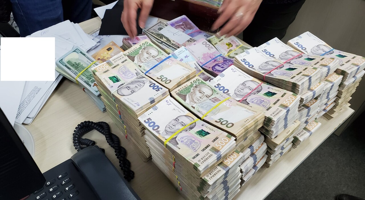 Усім відома мережа піцерій хотіла обхитрити податкову систему: збиток складає 75 мільйонів