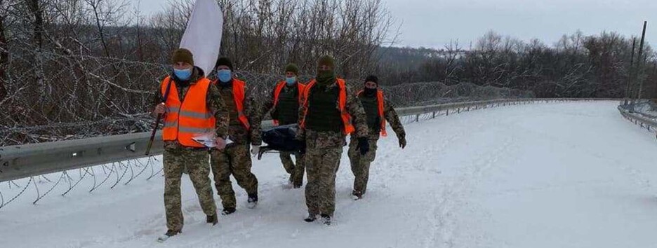 Эвакуация 200-х: Украине выдали тело бойца, причины смерти устанавливаются - фото