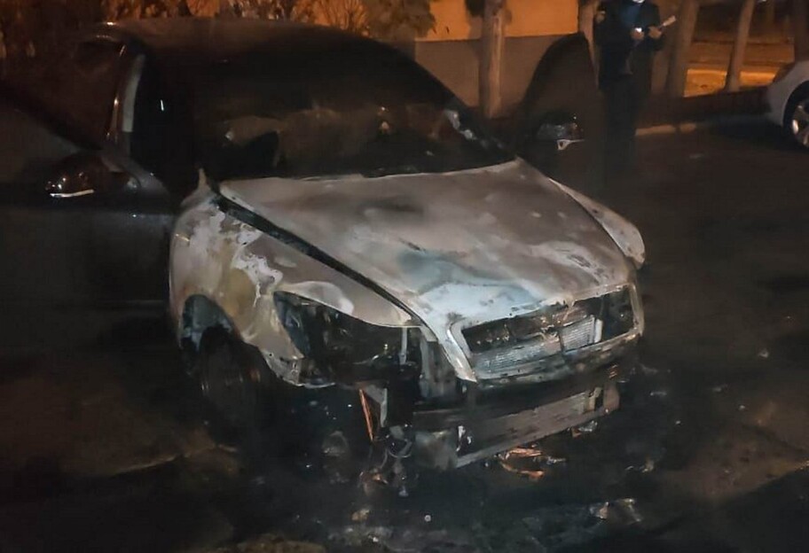 Займався справою рюкзаків Авакова: у Львові підпалили автівку детектива НАБУ - фото, відео - фото 1