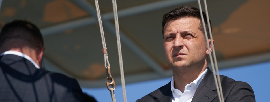 «Відкат назад ставить під сумнів майбутнє нації»: Bloomberg оцінив роботу президента Зеленського