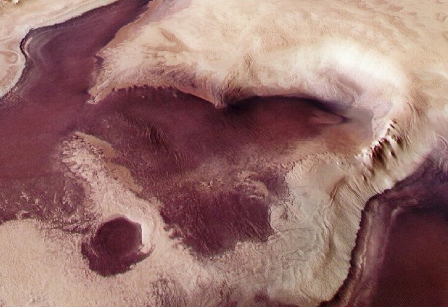 На Марсі знайшли «янгола»: неймовірне видовище на поверхні планети – фото - фото 1