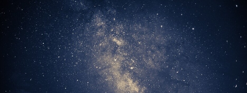 Галактика с перемычкой: что «увидел» Hubble в созвездии Большого пса - фото