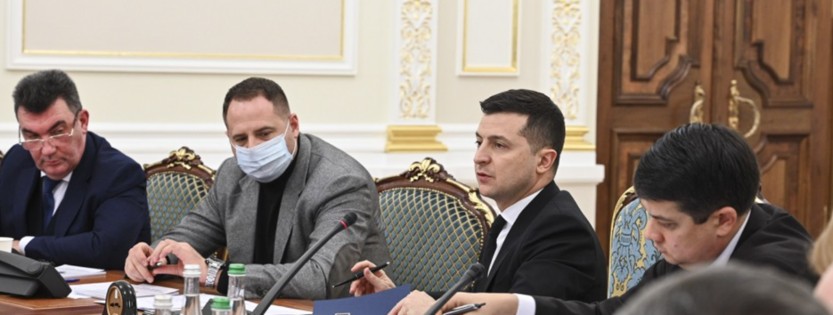 Конституційна криза: Зеленський «вирішив» проблему і отримав «привіт» від КСУ