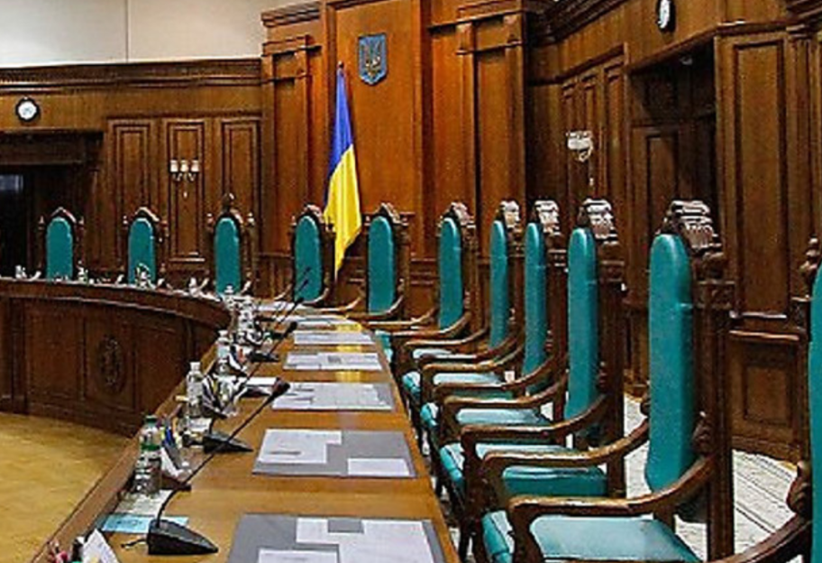 Конституційна криза в Україні - у Зеленського відповіли КСУ і пояснили, як йому працювати - фото 1