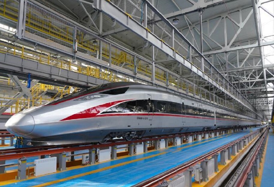 Новейший поезд - в Китае создали сверхскоростной локомотив для сильных морозов - видео - фото 1