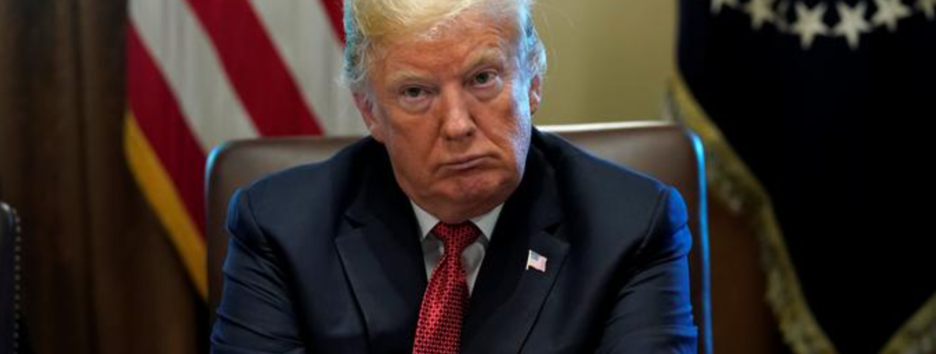 Небезпечний вид прецеденту: ЗМІ розповіли про плани Трампа «помилувати самого себе»