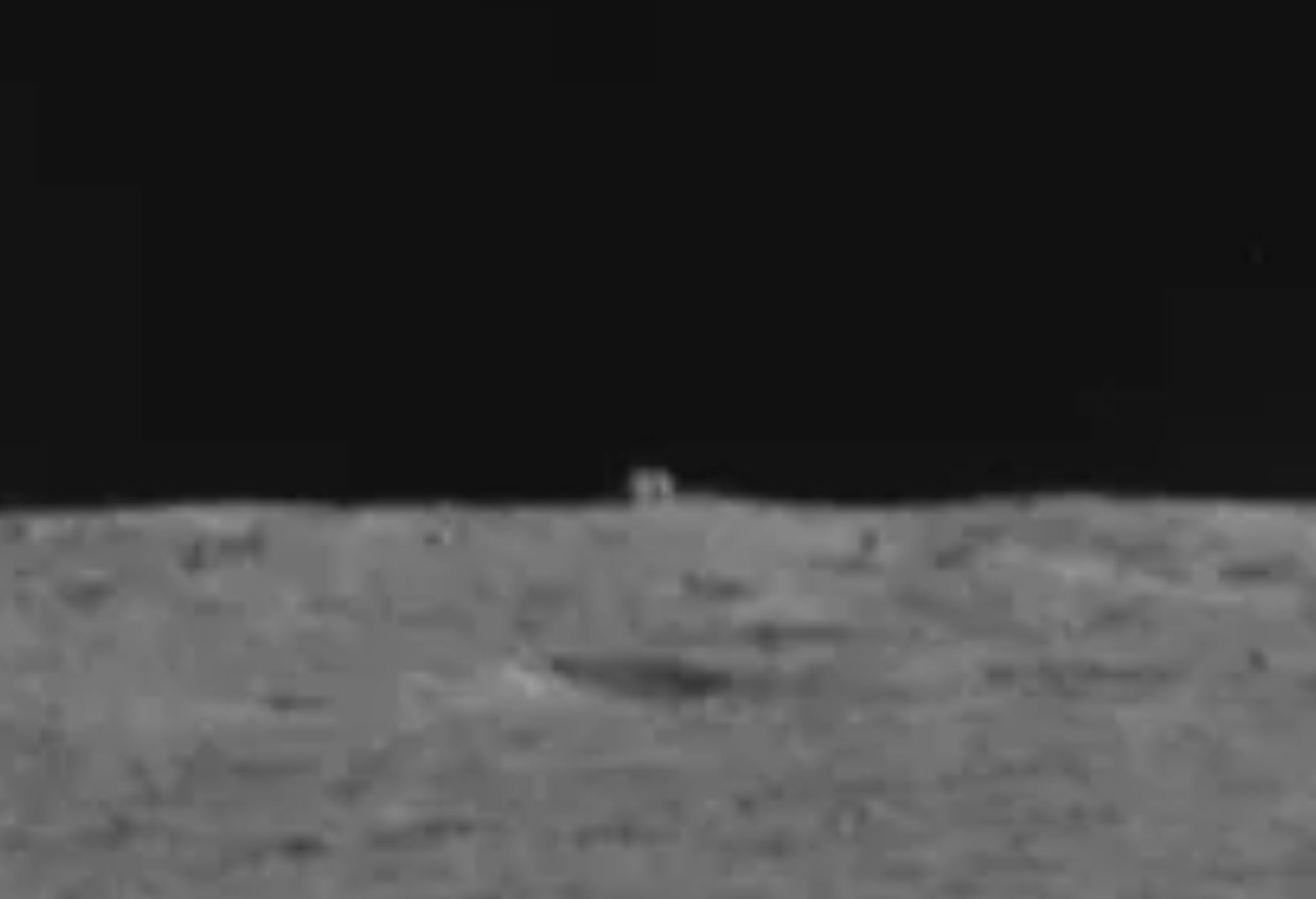 Человек который впервые оказался на поверхности луны. Китайский Луноход на обратной стороне Луны. Китайский Луноход Юйту. Юйту-2. Китайский Луноход обнаружил хижину на обратной стороне Луны.