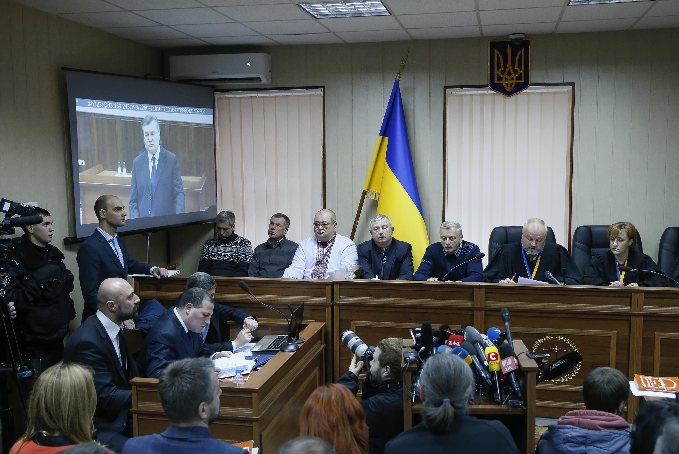Янукович уже выступал в суде по видеосвязи по делу "беркутовцев". Фото EPA