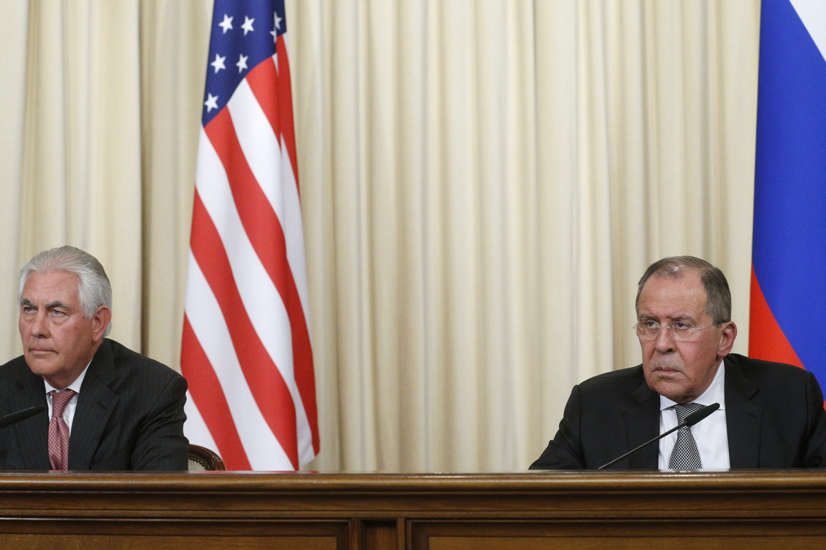Госсекретарь США Рекс Тиллерсон и министр иностранных дел РФ Сергей Лавров. Фото: EPA