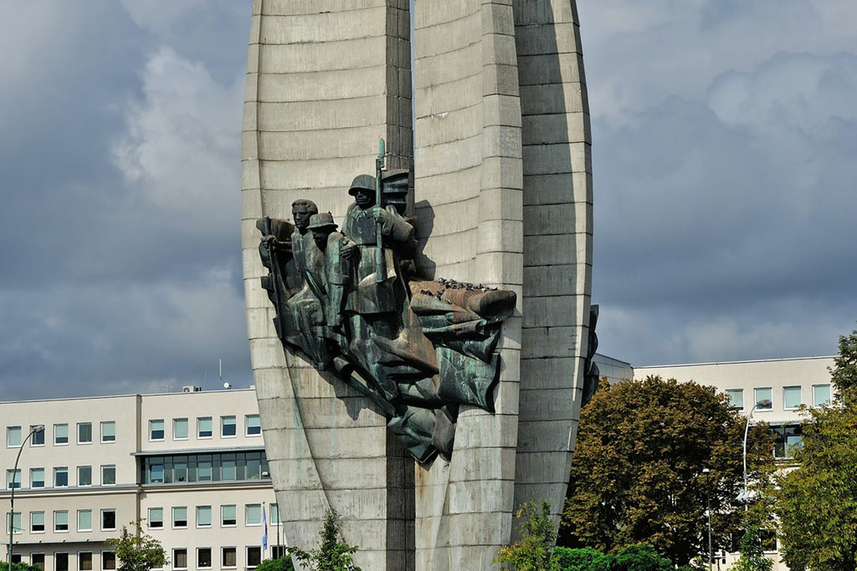 Памятник советским воинам в Польше / Источник: wikimedia.org