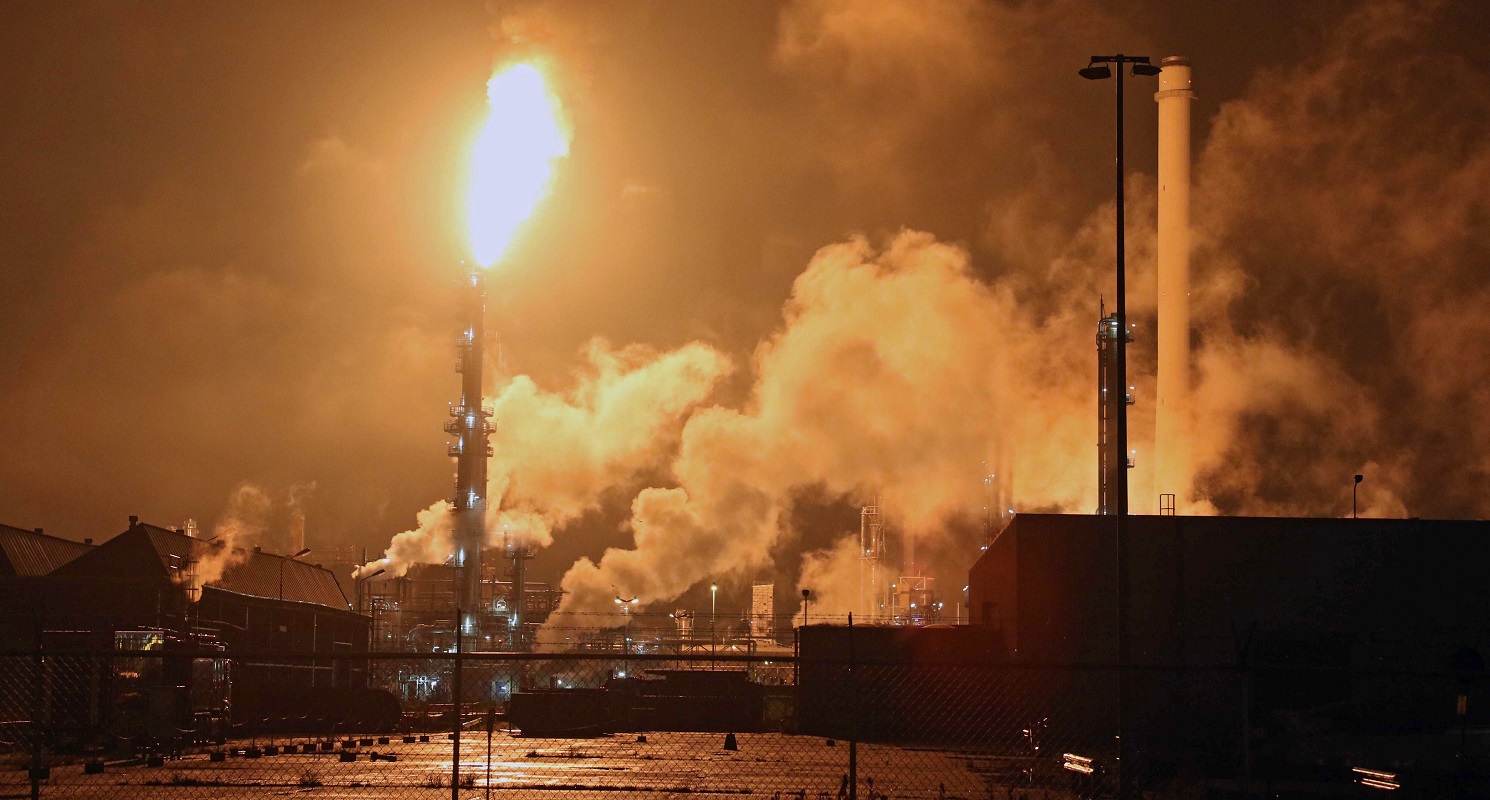Завод Shell под Роттердамом. Фото: EPA